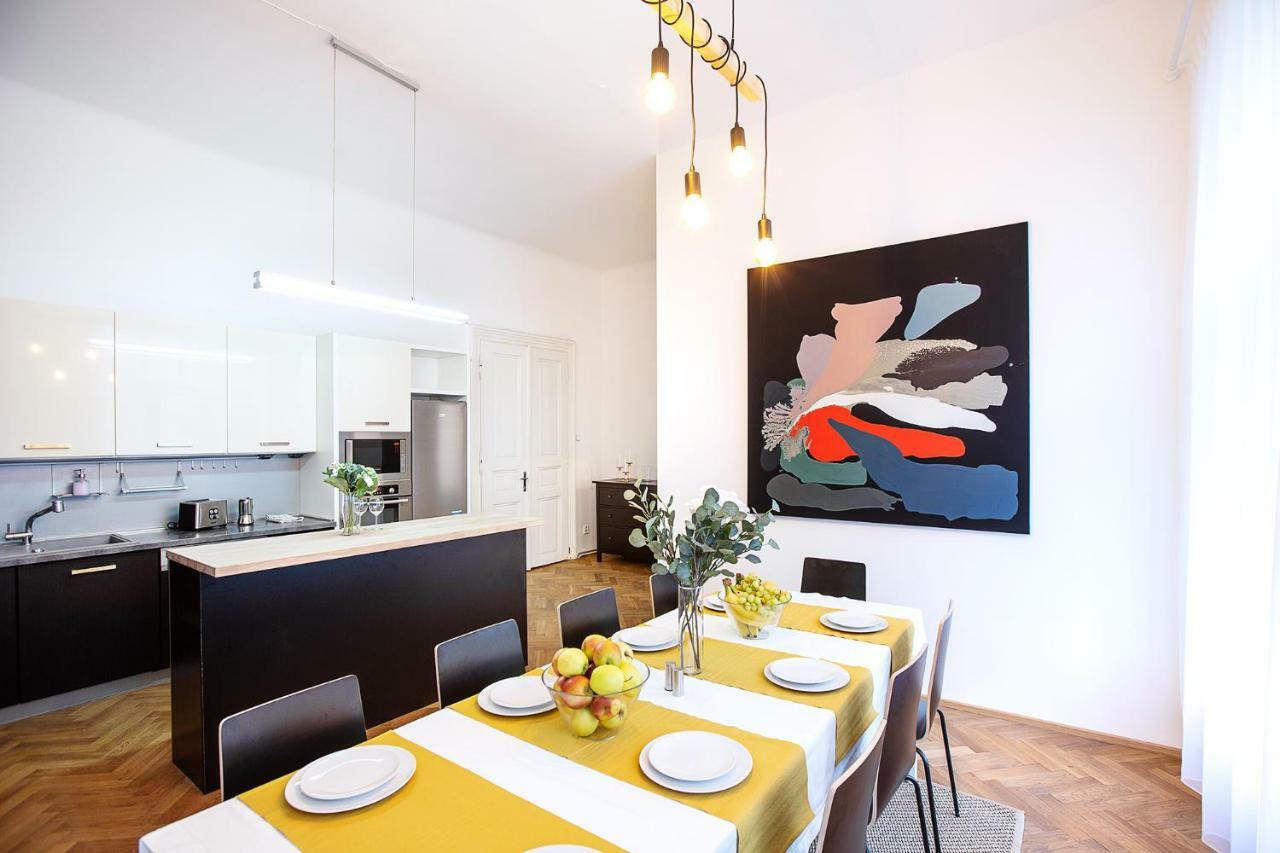 5br 2bath Family 5mins To Wenceslas Square *