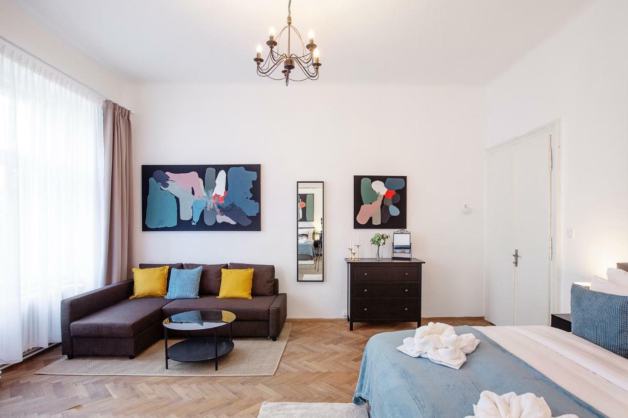 5br 2bath Family 5mins To Wenceslas Square *