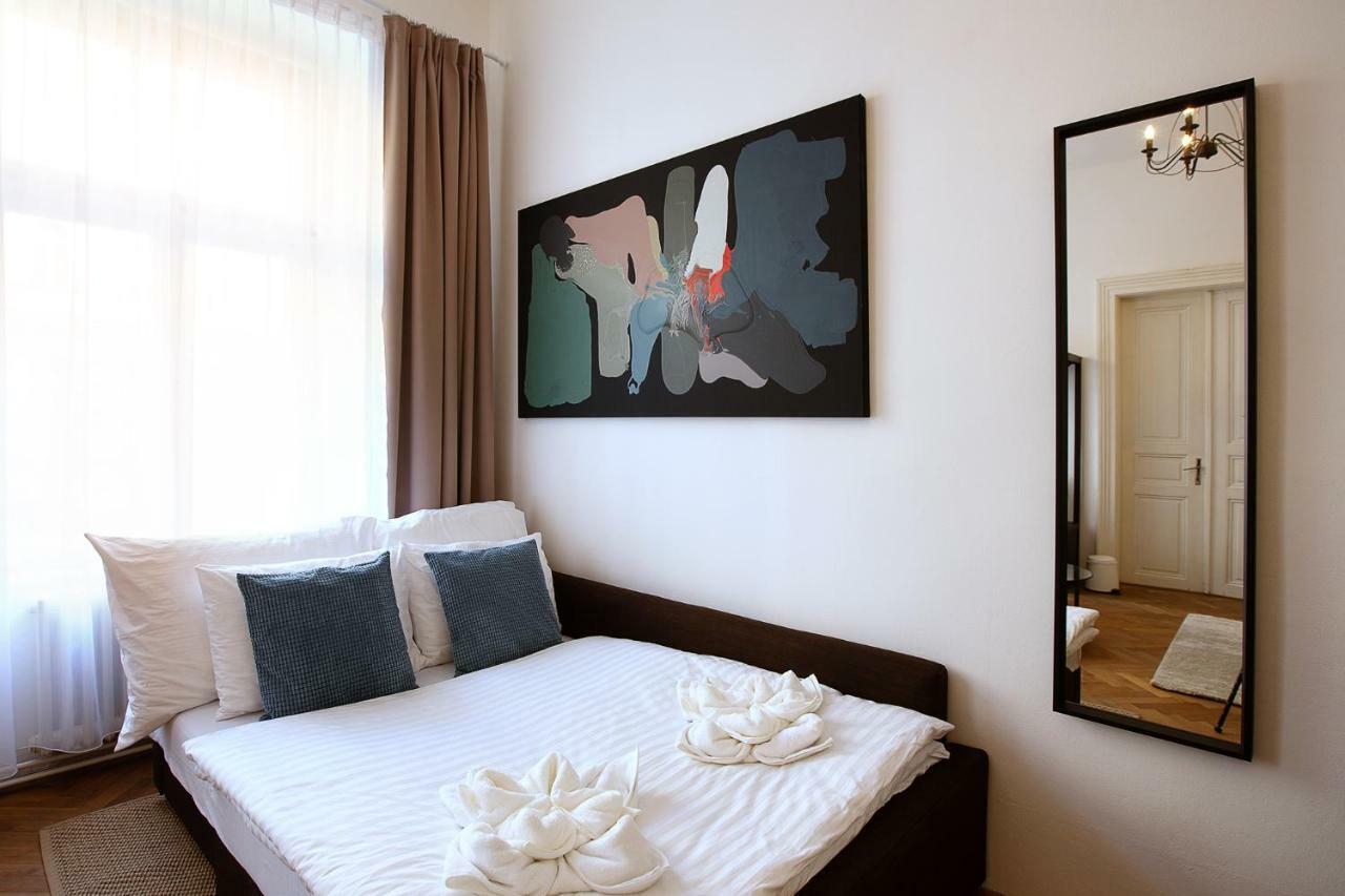 5br 2bath Family 5mins To Wenceslas Square *